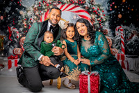 Noami Chritmas Photos 2025